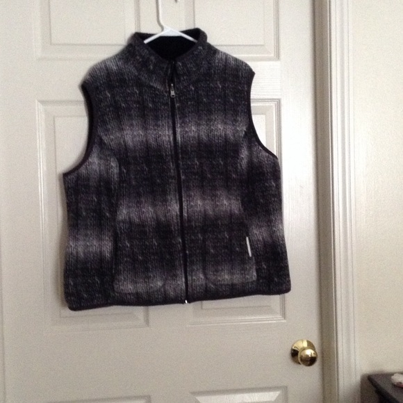 Reversible sweater vest