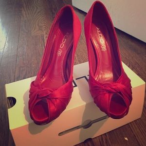 Red peep toes