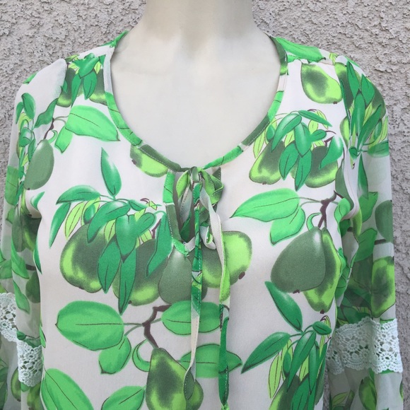 🆕Gorgeous green tunic top - Picture 3 of 4