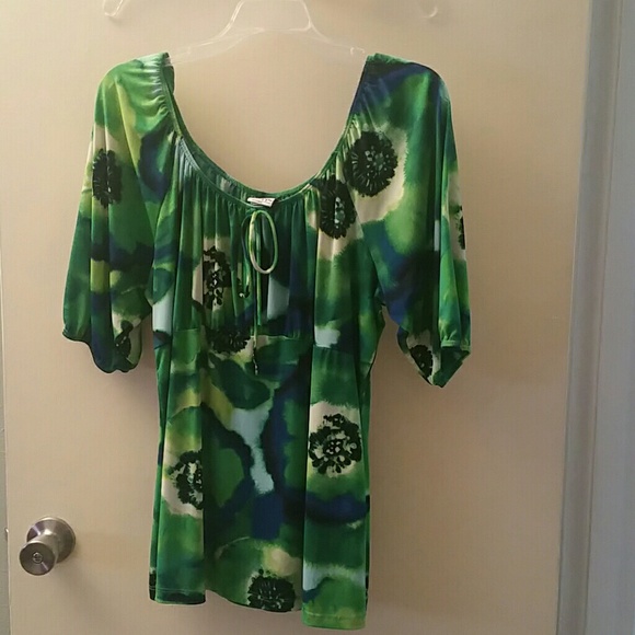 Lovely hues of green blouse