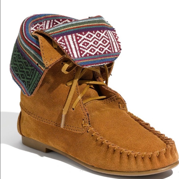 steve madden moccasin boots