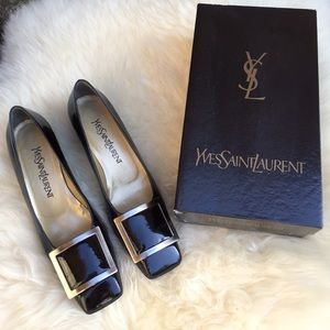 Yves Saint Laurent Vintage 60's Pilgrim Pump
