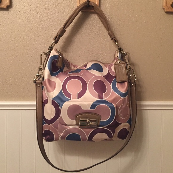 Coach Handbag!! Authentic! Beautiful color!