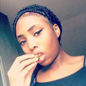 Meet your Posher, Chy'onna