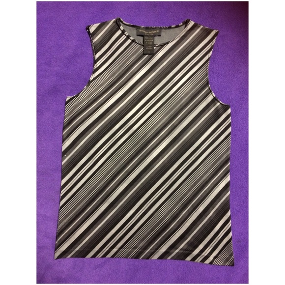 Sleeveless BR diagonal striped top