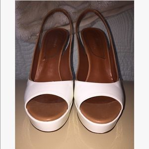 Edmundo Castillo pumps