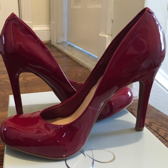 Red patent round toe heels - Picture 2 of 4