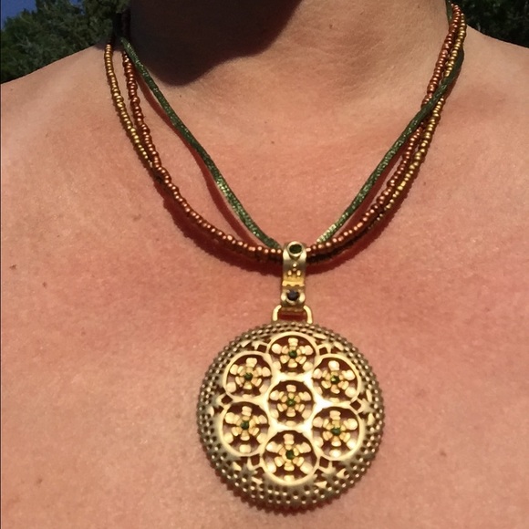 Premier Designs BAMBOO Gold Medallion necklace - Picture 2 of 4