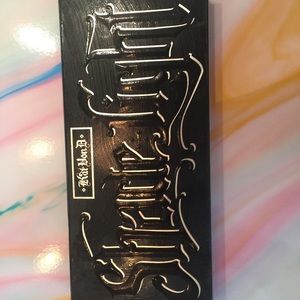 KAT VON D SHADE + LIGHT POWDER CONTOUR