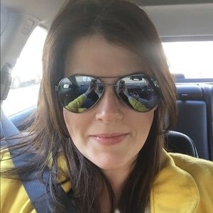 Meet your Posher, Julie