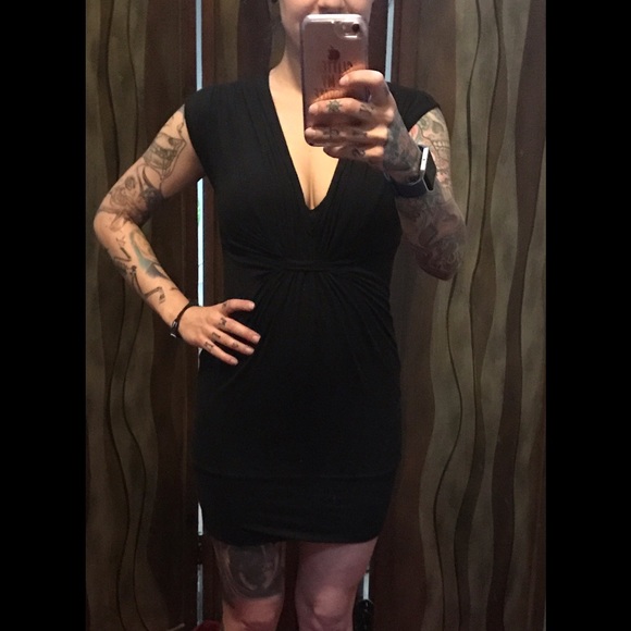 Black mini dress - Picture 4 of 4