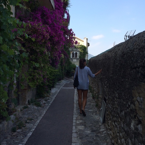 Meet your Posher, Monica - Picture 1 of 1