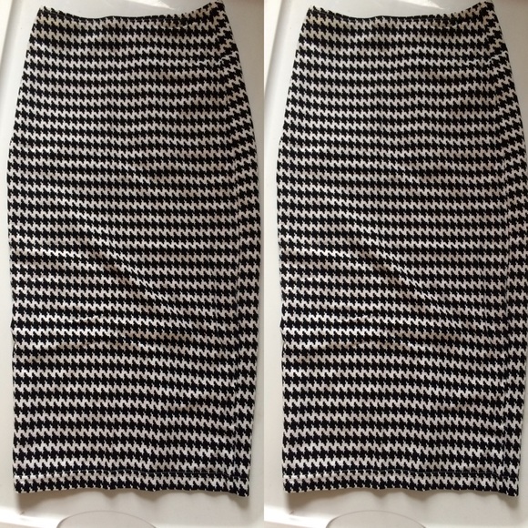 **SOLD** American Apparel Houndtooth Skirt