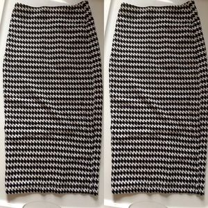 **SOLD** American Apparel Houndtooth Skirt