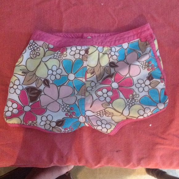 Flower Shorts - Picture 2 of 2