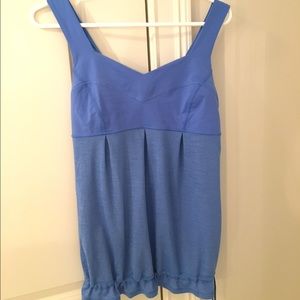 lululemon size 8 top with drawstring at waist!