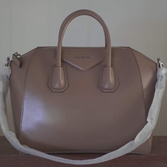 Stunning brand new givenchy Antigona in beige - Picture 2 of 4