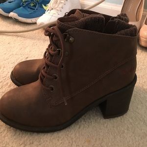 Super fashionable brown wedges