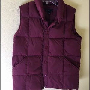 NWOT BURGUNDY PUFFER VEST