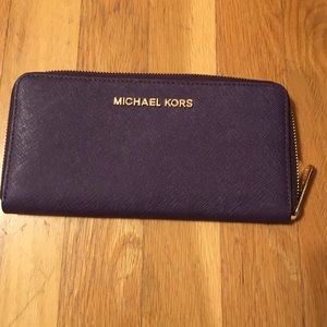Michael Kors jet set wallet
