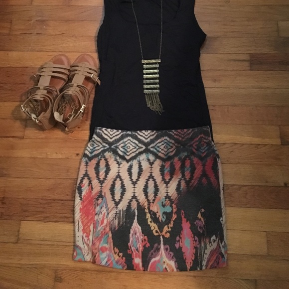 Pattern Skirt - Picture 3 of 3