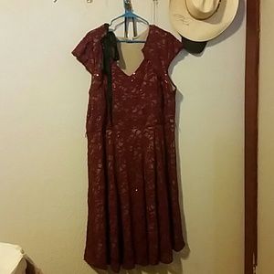 4x Maroon lace dress