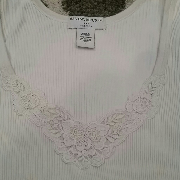 Large Banana Republic stretch tank, lace detail - Picture 2 of 4