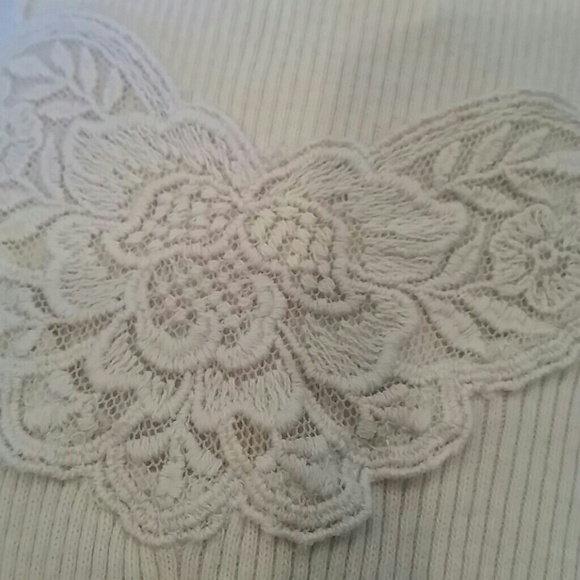 Large Banana Republic stretch tank, lace detail - Picture 3 of 4