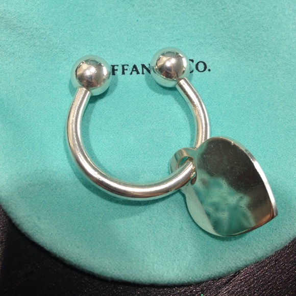 Authentic Tiffany's heart tag key ring - Picture 3 of 3
