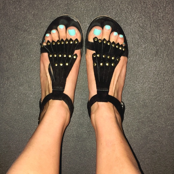 Jessica Simpson size 8 black fringe sandal
