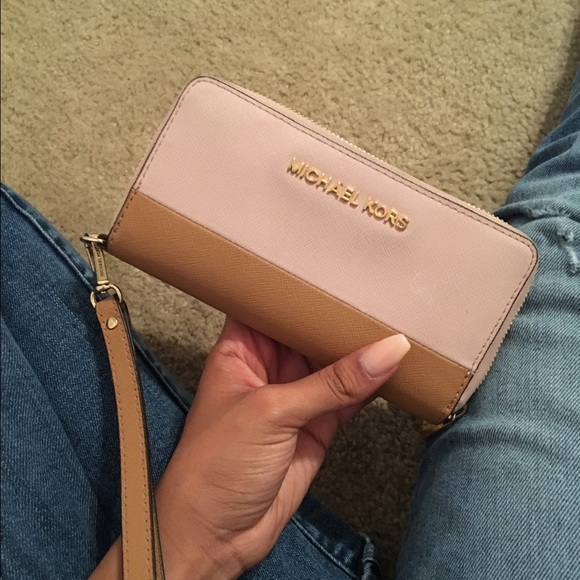 Michael Kors Wallet/Wristlet