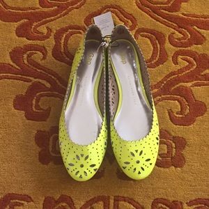 NWT Gap ballet flats. Size 6