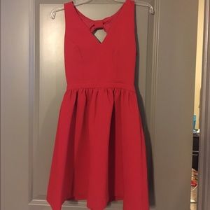 🔺SOLD🔺SUPER CUTE red bow back dress