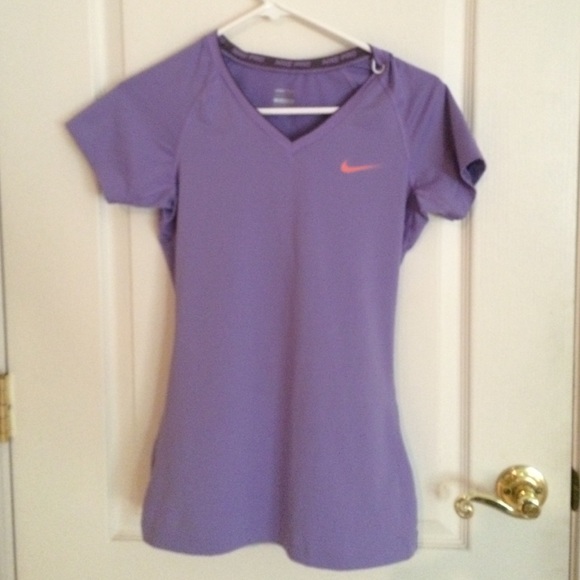 ❌sold❌ Nike Pro collection workout shirt
