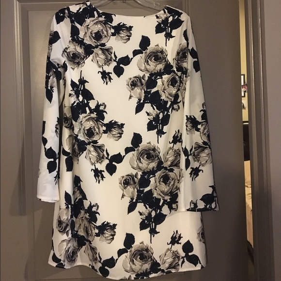 🔺SOLD🔺Floral shift dress! - Picture 2 of 2