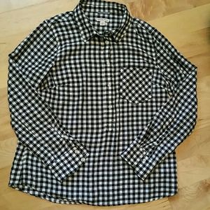 NEW LISTING  | Gingham pullover shirt