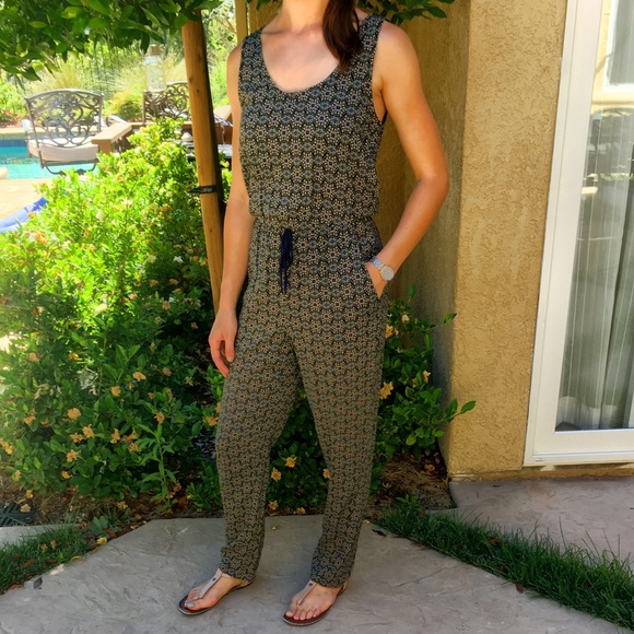 ❌ SOLD ❌ Tribal Print Jumpsuit - Picture 1 of 3