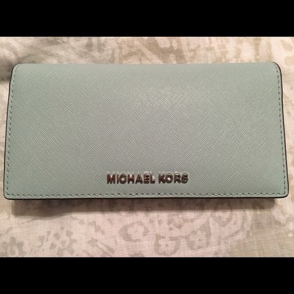** REDUCED** Michael Kors wallet
