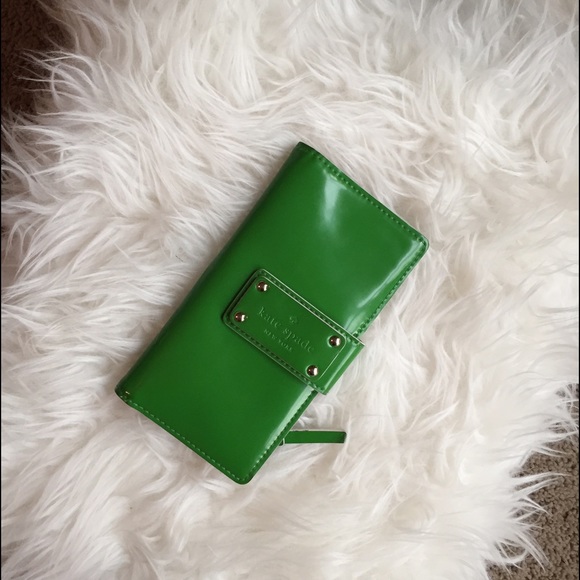 Kate Spade Stacy Patent Wallet in Green