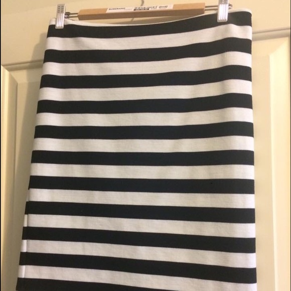 Stretch black and white The Limited Skirt