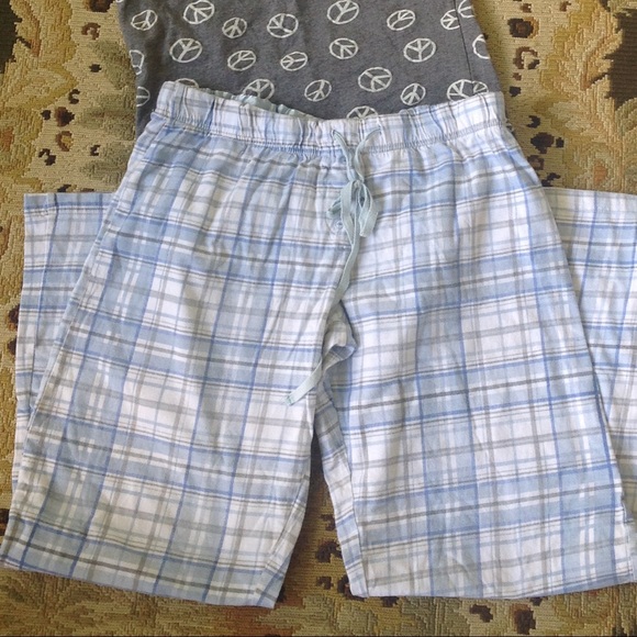 Cute & Comfy 2 PC Peace Sleepwear Size L - Picture 3 of 4