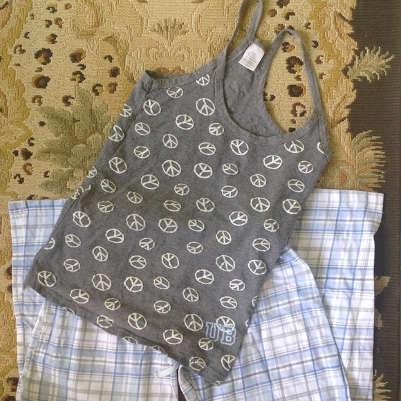 Cute & Comfy 2 PC Peace Sleepwear Size L - Picture 4 of 4