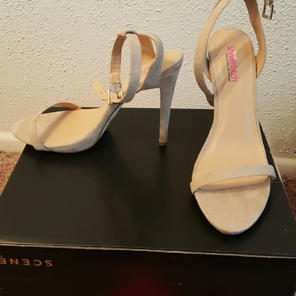 CUTE SIZE 11 HEELS