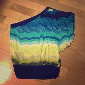 One sleeved flowy shirt