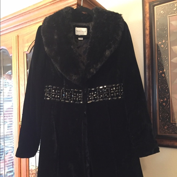 White House black market velvet coat