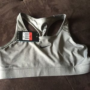 Nike pro sports bra