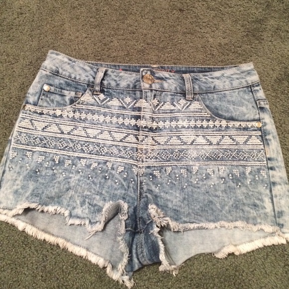 acid wash jean shorts
