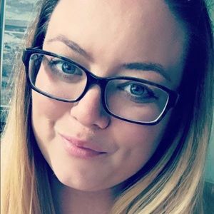 Meet your Posher, Deandra