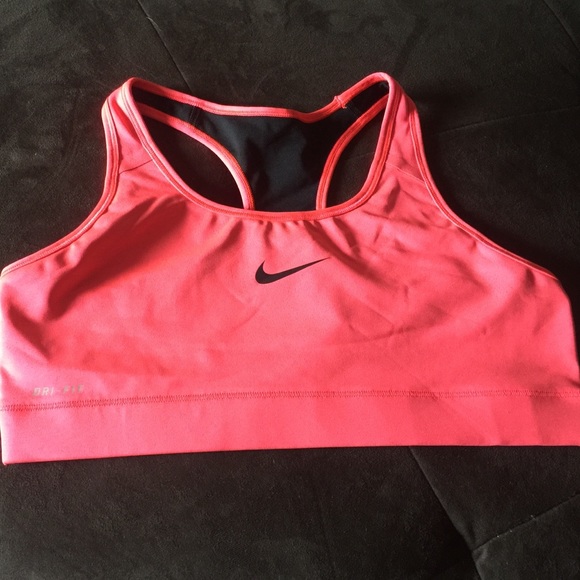 Nike pro sports bra