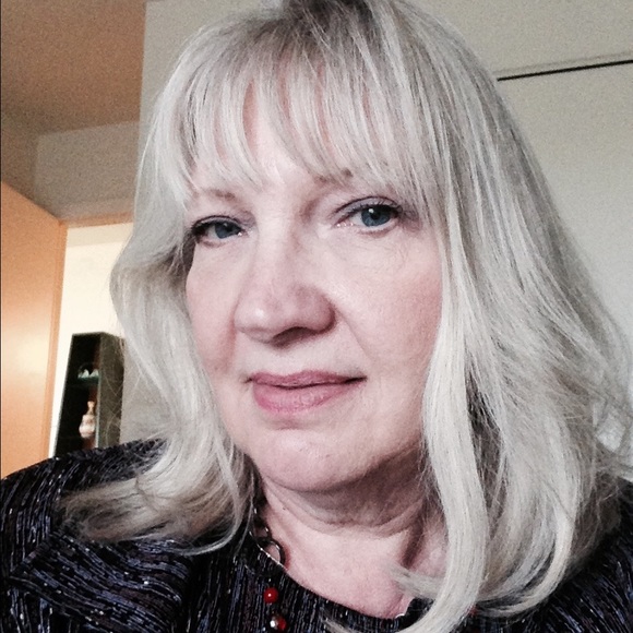 Meet your Posher, Vicki - Picture 2 of 2